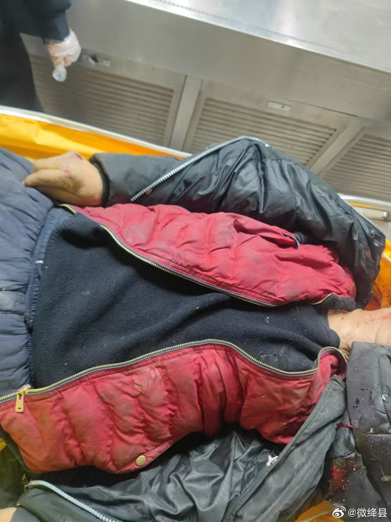 A14撞车事故：一人死亡，货车司机被捕，双车道被迫关闭
