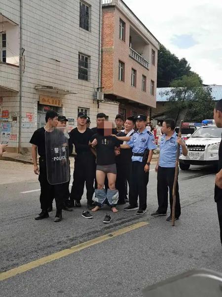 警方在象牙海岸从人口贩卖骗局中救出33名西非人