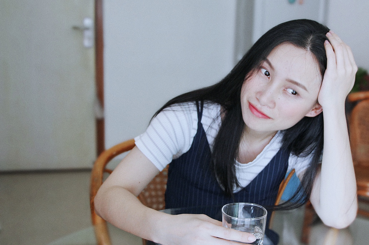 《老大哥》女星被迫离开英国，她“吓坏了”