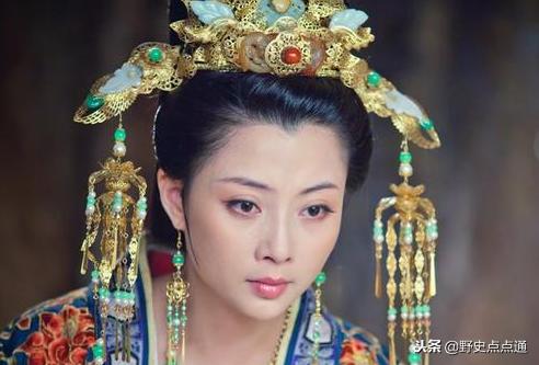 在悲伤和报应的轨迹之间
