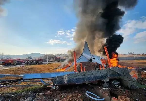 泰国一架警用飞机坠海，机上6人全部遇难