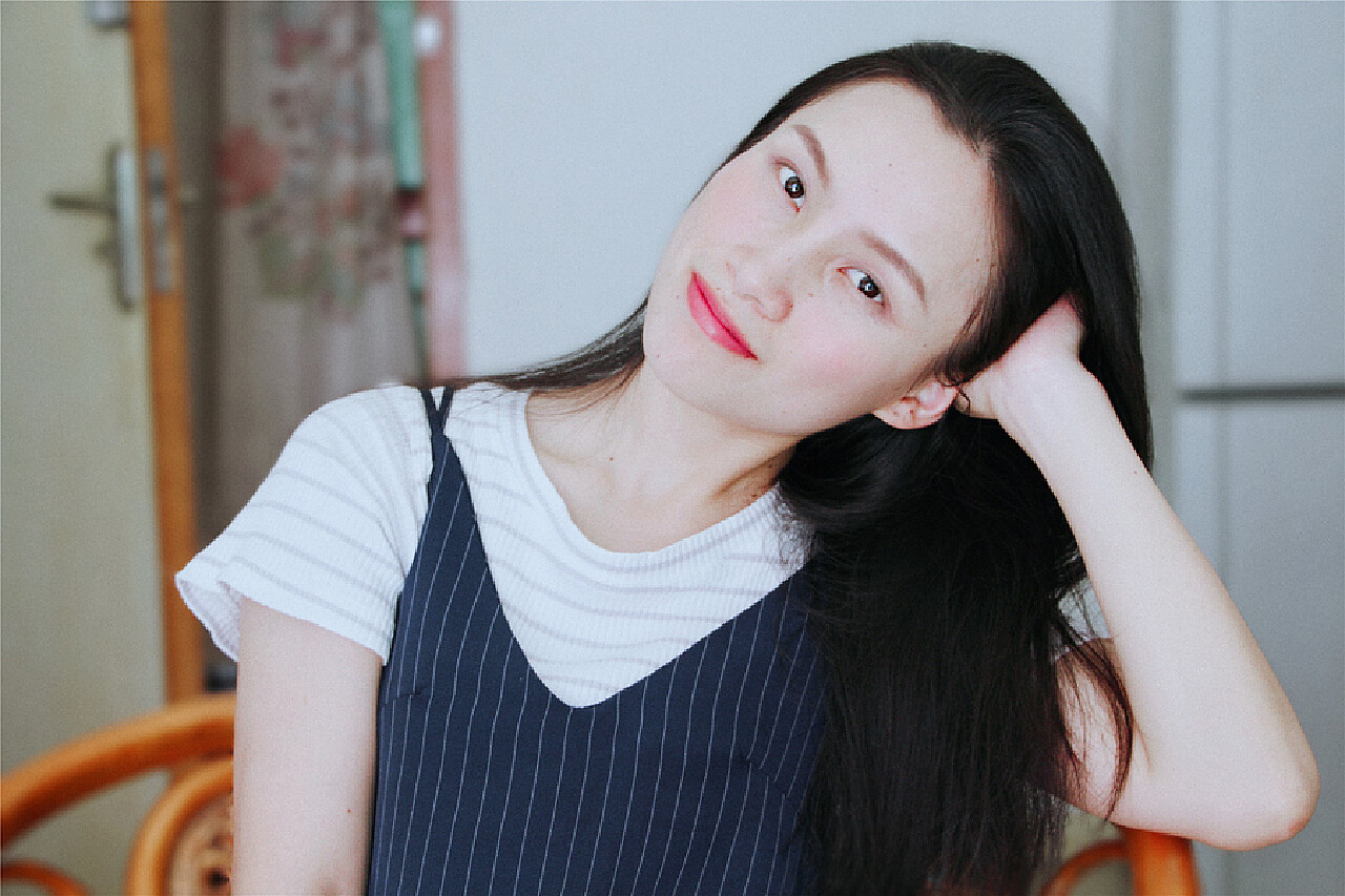 《老大哥》女星被迫离开英国，她“吓坏了”