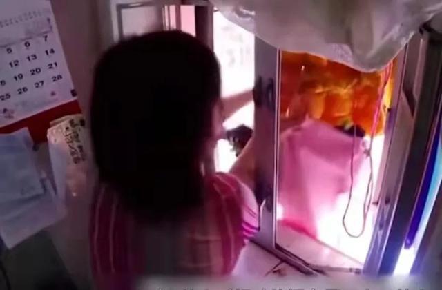 西班牙停电：首次死亡，包括悲惨的三口之家