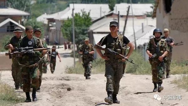 在发生致命的边境冲突后，泰国和柬埔寨军队同意从有争议地区撤军