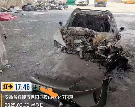 事故发生后，M1公路关闭，司机被警告可能会延误