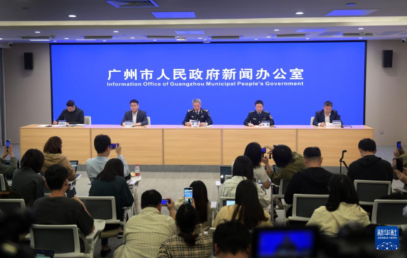 突发新闻：6.2级地震后，希腊海岸发布了海啸警报