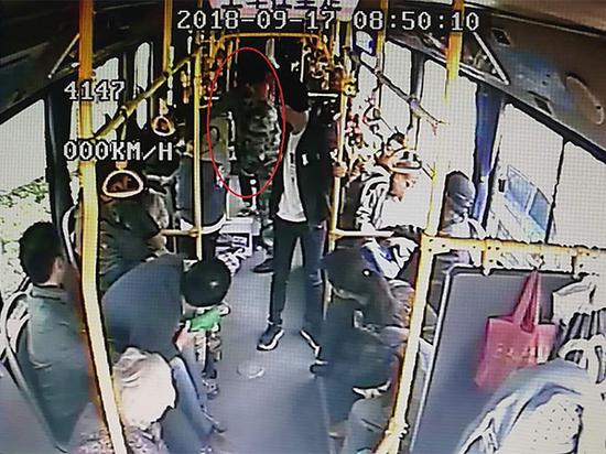 Kelyan Bokassa谋杀案：青少年承认在公交车上用砍刀捅了14岁的孩子27刀
