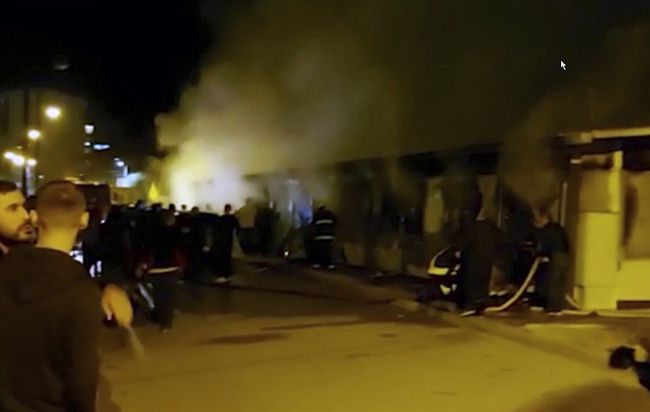 加尔各答一家酒店发生火灾，造成至少14人死亡