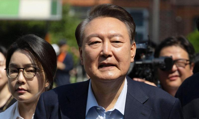 韩国自由派领导的立法机构通过了要求对尹富根夫妇进行特别调查的法案