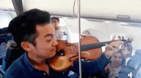 塞浦路斯易捷航空飞往英国的航班在闻到“烟味”后被迫紧急降落