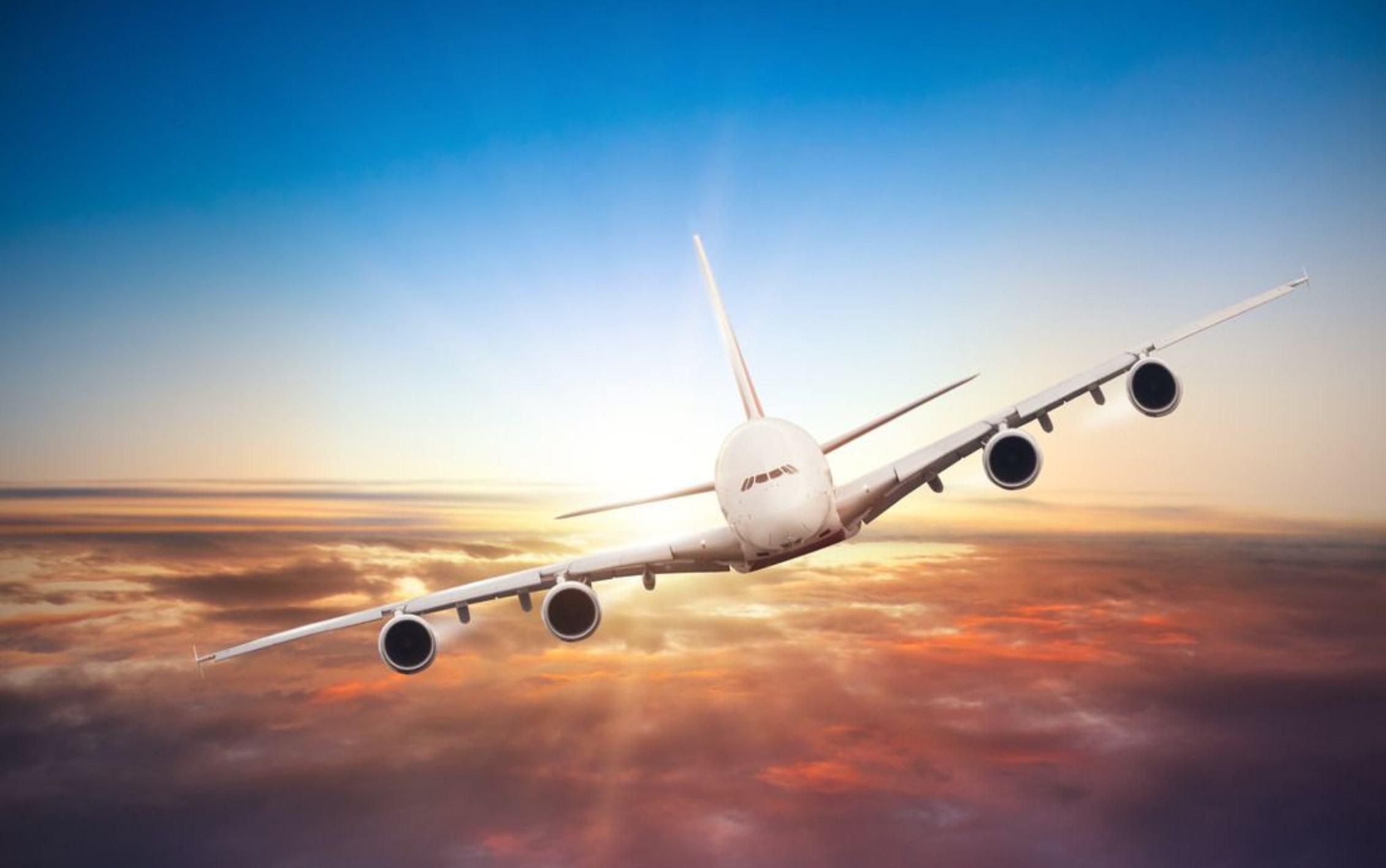 易捷航空阿利坎特飞往曼彻斯特的航班紧急备降盖特威克机场