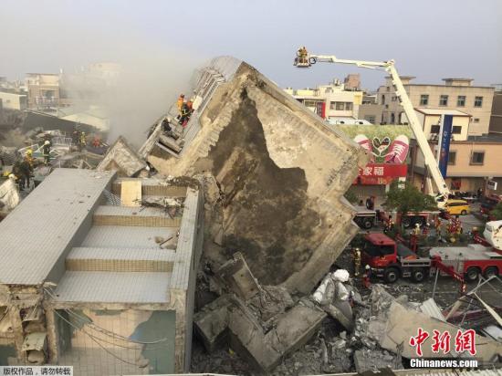 希腊地震现场直播：土耳其也发生6.2级地震，建筑物晃动