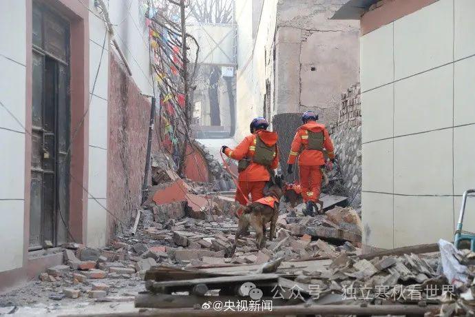 希腊地震现场直播：土耳其也发生6.2级地震，建筑物晃动