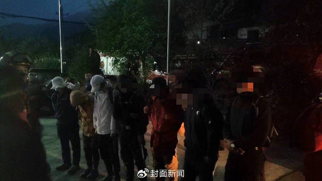 官方称印尼采石场坍塌造成至少2人死亡，8人失踪