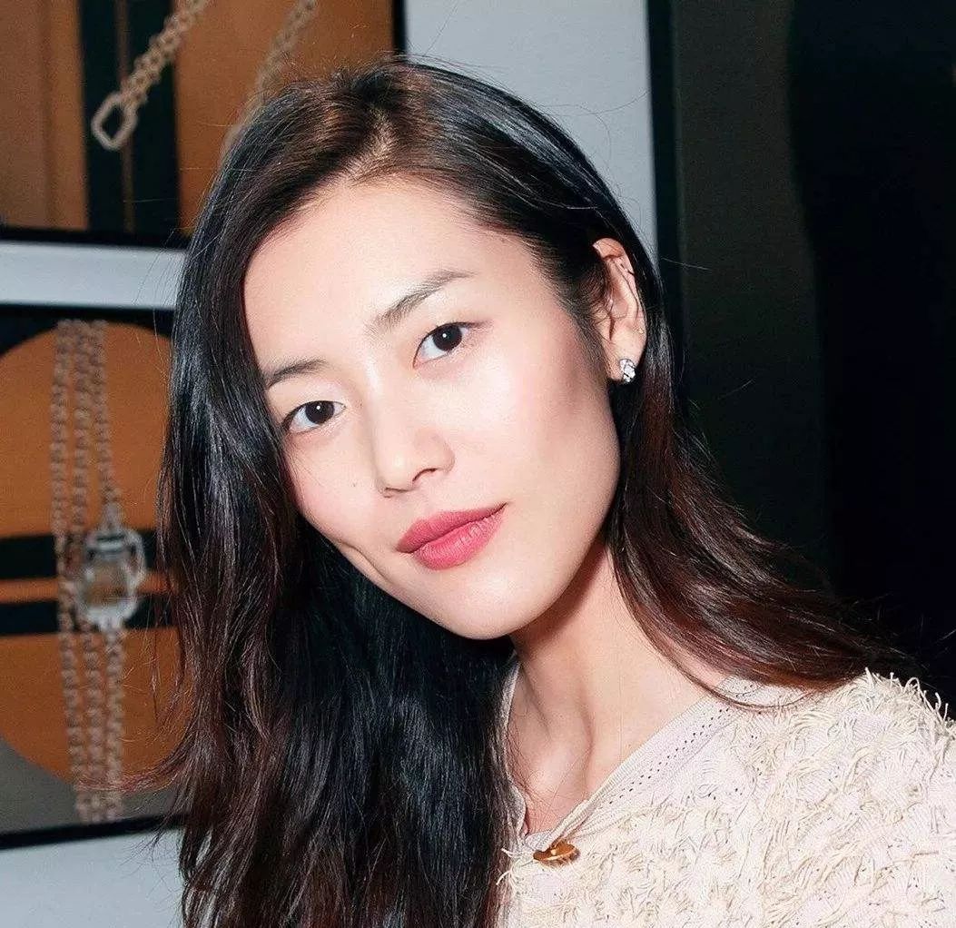 爆料：《爱情岛》女演员Shaughna Phillips怀孕了，她说女儿将是“最好的大姐姐”。