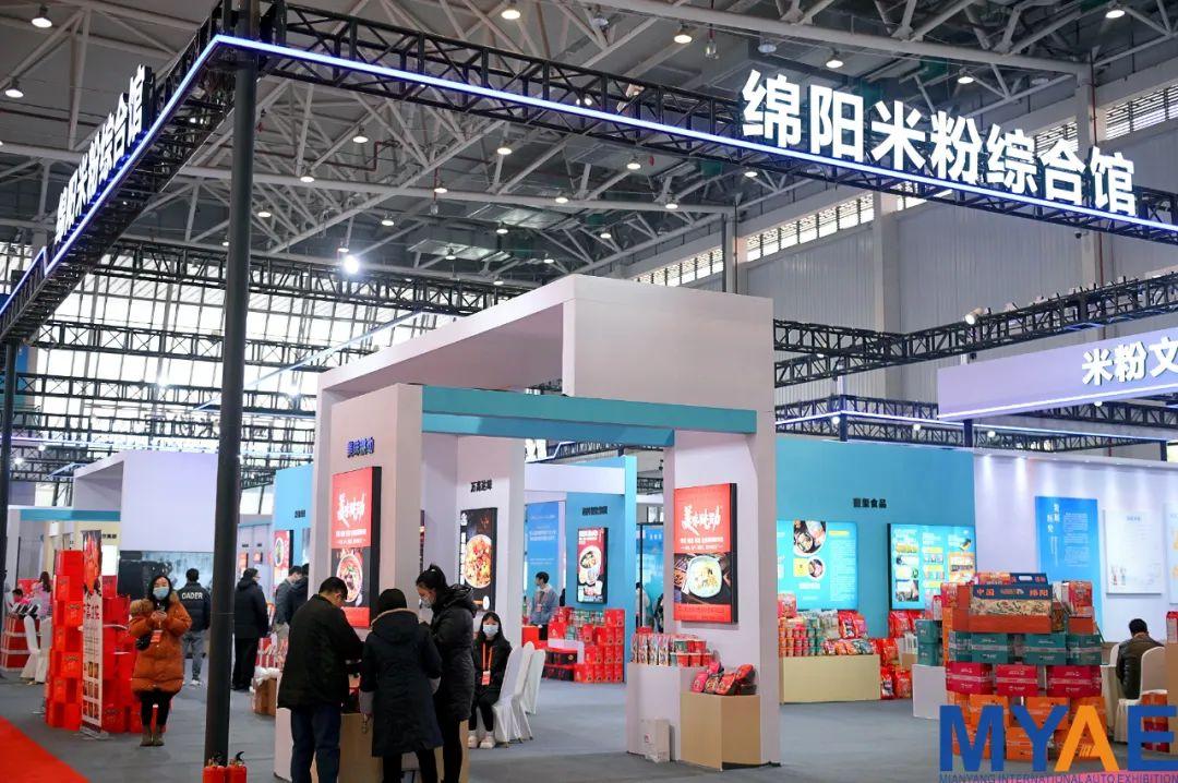 巴利米纳现场直播：北爱尔兰的骚乱被称为“种族主义暴徒”，汽车被点燃