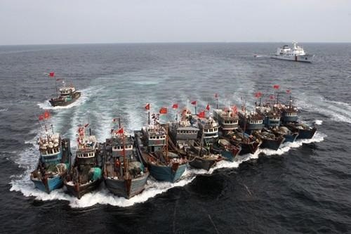 一艘中国船只在有争议的南中国海菲律宾占领的岛屿附近搁浅