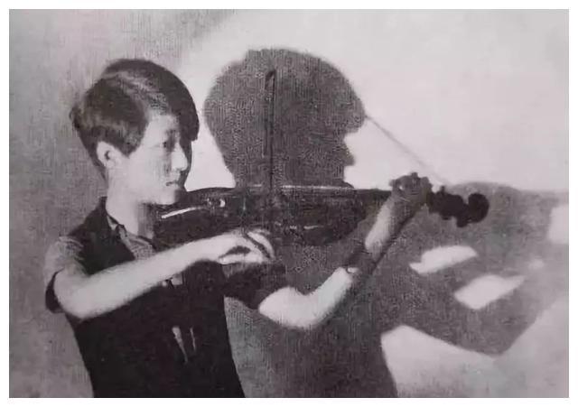 在赫克蒙德威克大火中丧生的父亲和女儿为她的生命而战