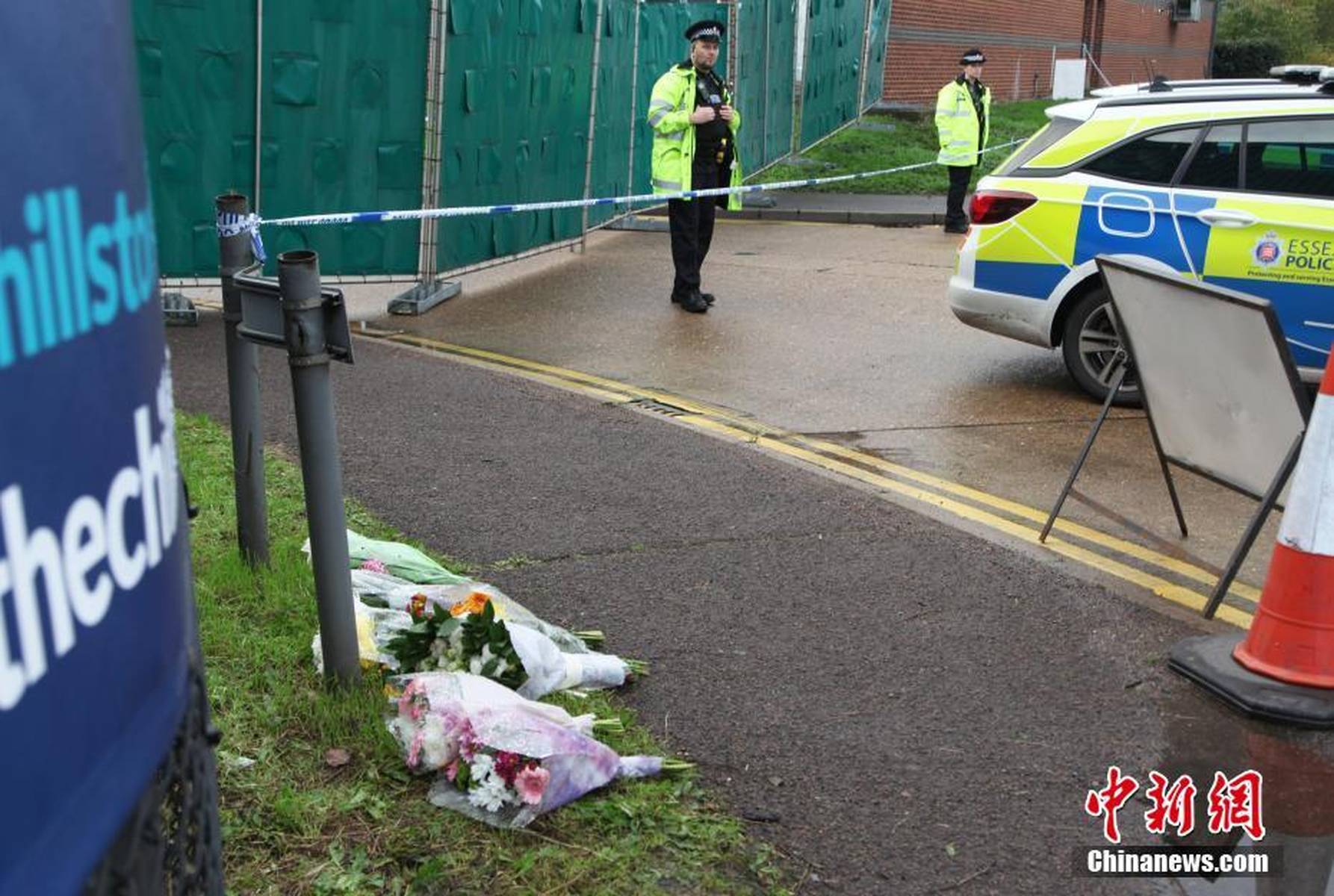 德文郡的死亡调查在警方调查中发现了三具尸体