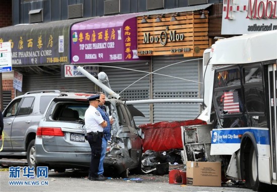 坦桑尼亚偏远地区发生一起公共汽车相撞事故，造成至少37人死亡