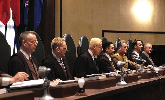 “吹牛老爹”肖恩·库姆斯现场更新：说唱歌手面临终身监禁，陪审团正在商议