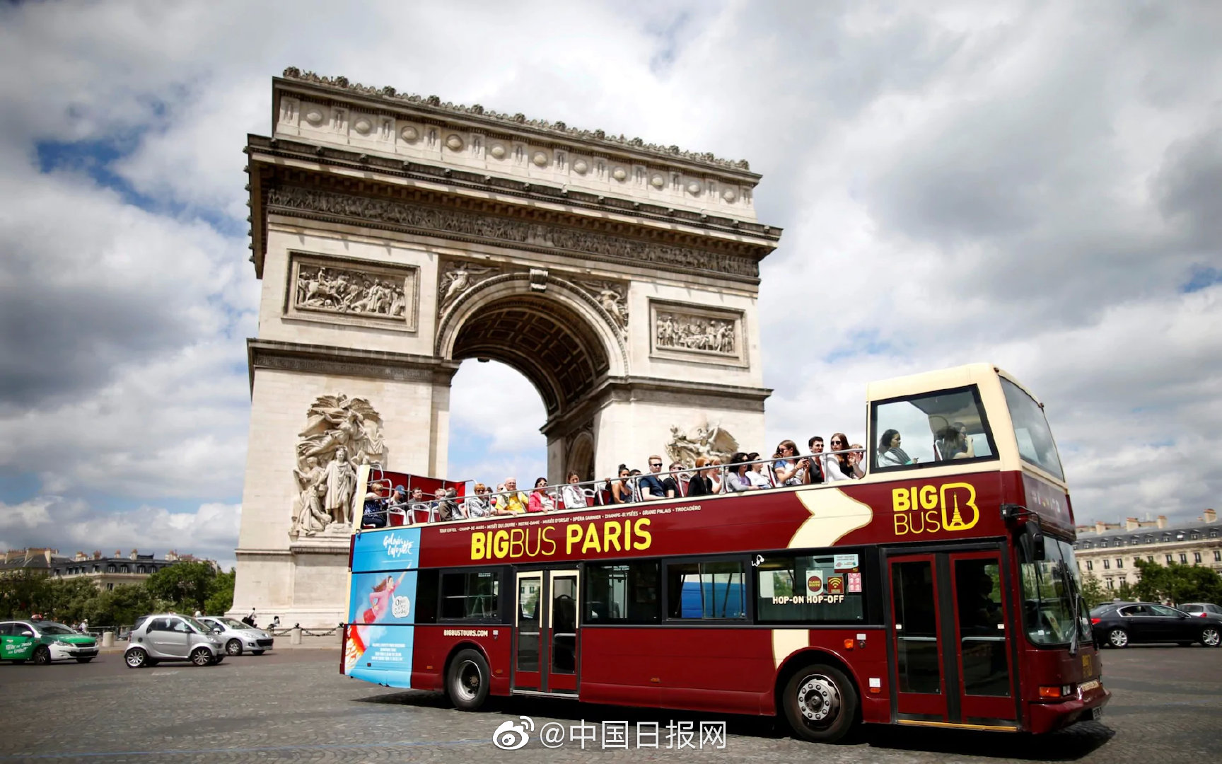戛纳到处都是大型游轮。这座法国城市也加入了对过度旅游的抵制